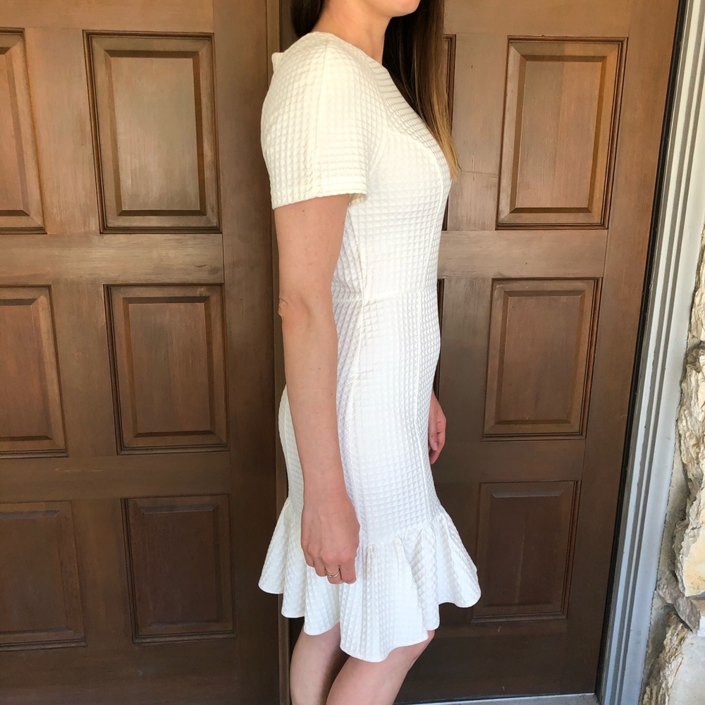 ASOS White Waffle Material Mini Dress size small or  6 - Picture 4 of 7